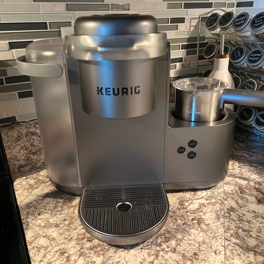 Keurig K-Cafe Special Edition Single Serve Coffee, Latte, and Cappucino Maker